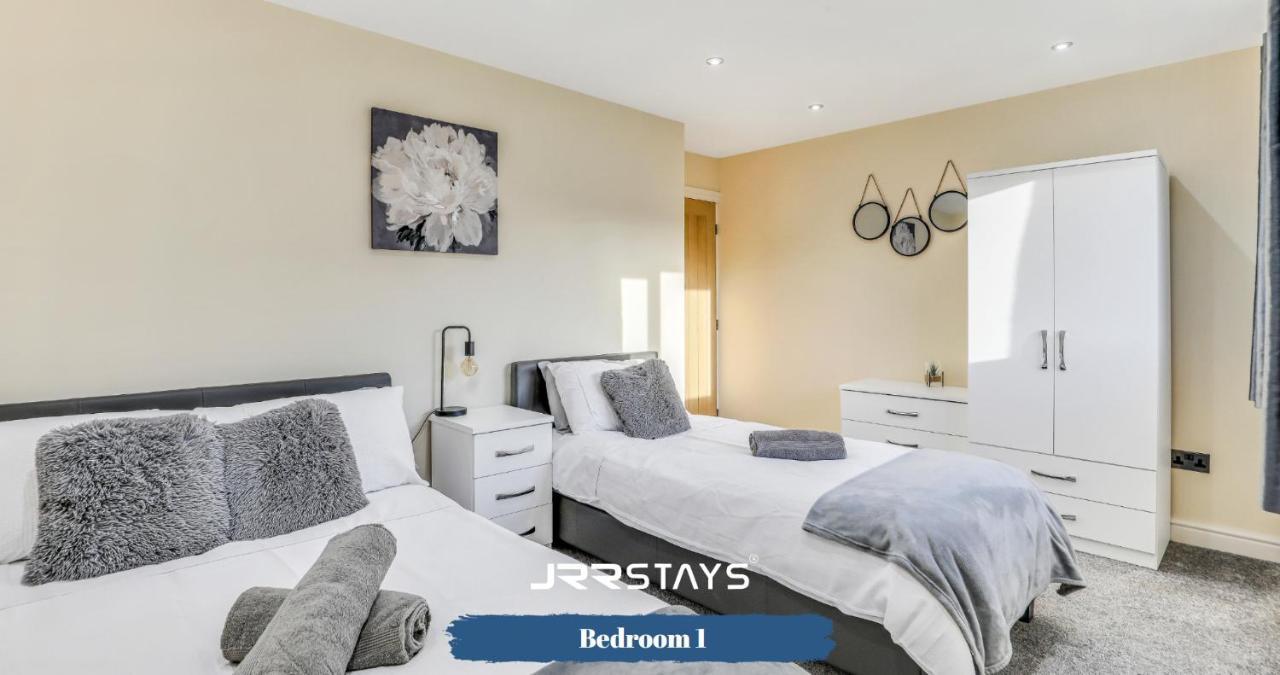 Holiday home - 3 Bedroom, Sleeps 10 Garden - Jrr