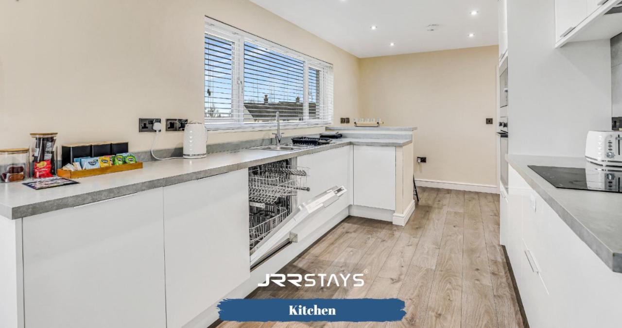 - 3 Bedroom, Sleeps 10 Garden - Jrr Holiday home