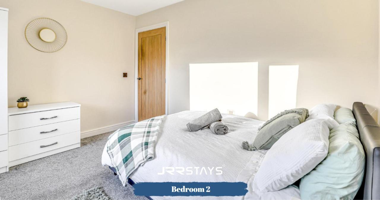 Holiday home - 3 Bedroom, Sleeps 10 Garden - Jrr *